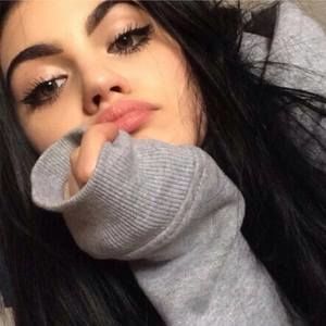 Meet your Posher, Angle